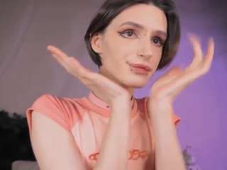 madi-snow Live Webcam on CamSoda