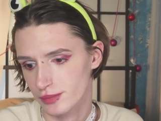 madi-snow's CamSoda show and profile