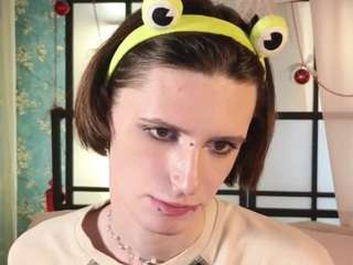 madi-snow Live Webcam on CamSoda