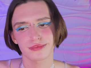 madi-snow Live Webcam on CamSoda