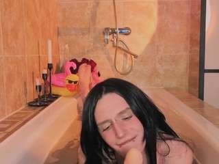 madi-snow Live Webcam on CamSoda