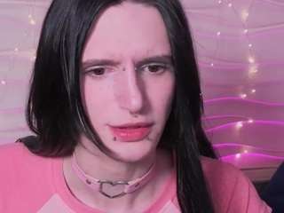 madi-snow's CamSoda show and profile