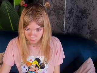  minnie-collins chat room