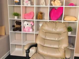  minnie-collins chat room