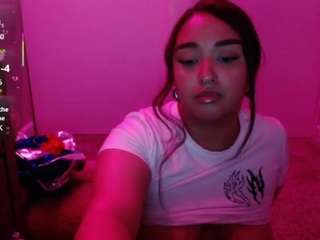 nikkigg003 webcam