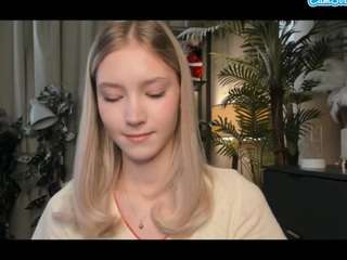 esmagreaves's CamSoda show and profile