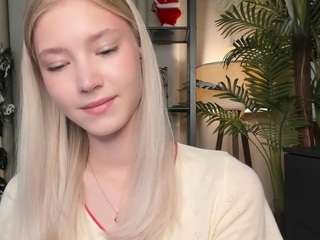 esmagreaves's CamSoda show and profile