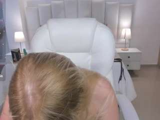 Isabela-romano26's cam show statistics and live stream