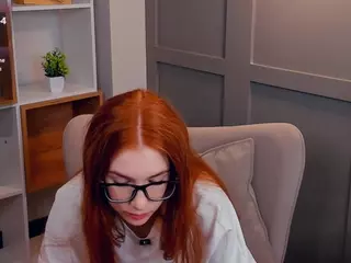 MaeEdman's Live Sex Cam Show