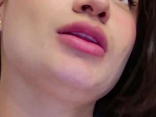 saskia-litt, female webcam model,  years old, on live webcam