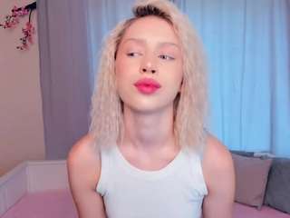 catherinehessey Live Webcam on CamSoda