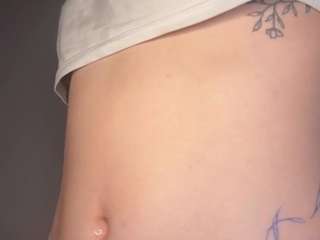 miraemberly's CamSoda show and profile