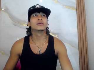 drakee01 Live Webcam on CamSoda