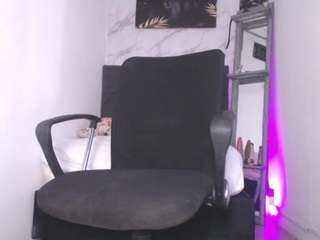 leandro-jr-10's CamSoda show and profile