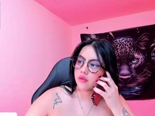 nicol-ruizz's CamSoda show and profile