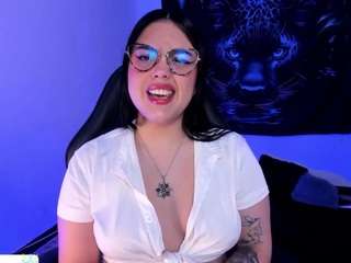 nicol-ruizz's CamSoda show and profile