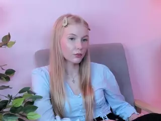 PrimroseEveringham's Live Sex Cam Show