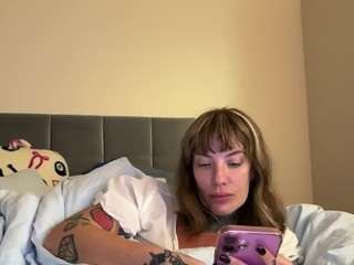 Watch a gorgeous night with the mesmerizing Airgead ready for slutty fun airgead from CamSoda