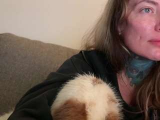 le modèle airgead est en webcam porno dans un show sur le site camsoda, il possède les tags suivants: ass,domination,facesitting,feet,flashing,foot fetish,green eyes,huge tits,nipple piercings,tattoos,thick,hd
