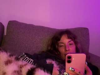 le modèle airgead est en webcam porno dans un show sur le site camsoda, il possède les tags suivants: ass,domination,facesitting,feet,flashing,foot fetish,green eyes,huge tits,nipple piercings,tattoos,thick,hd