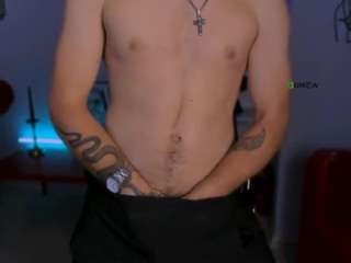 aron-black1 Live Webcam on CamSoda