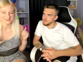 aron-black1's Live Sex Cam Show
