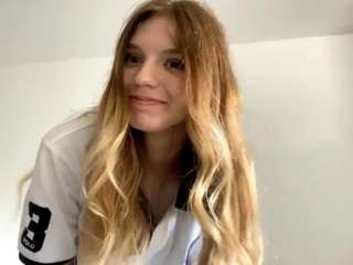 cwenhanchett Live Webcam on CamSoda
