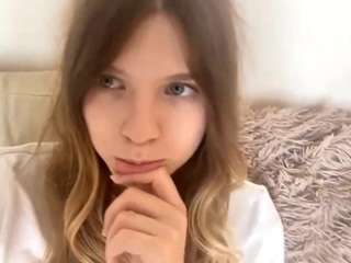 cwenhanchett Live Webcam on CamSoda