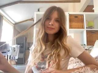 cwenhanchett Live Webcam on CamSoda