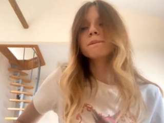 cwenhanchett Live Webcam on CamSoda