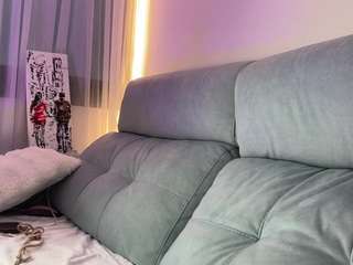 martasantos, female webcam model,  years old, on live webcam