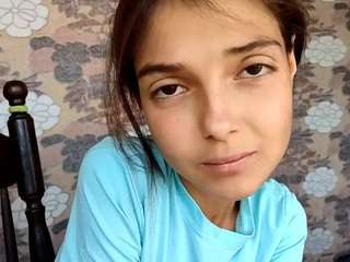 rowenaayres webcam model