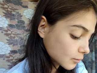 rowenaayres Live Webcam on CamSoda