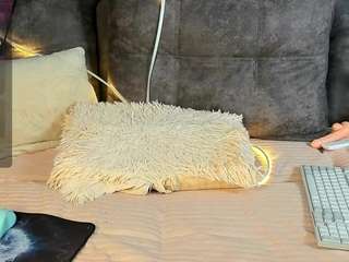 slyfoxtales Lov live webcam