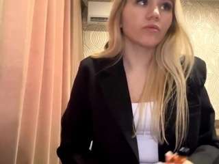 hd  curvy  blonde hair...