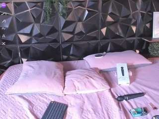 apriiilfox's CamSoda show and profile