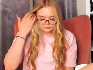 BlissEstey's Live Sex Cam Show