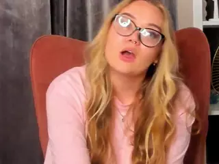 BlissEstey's Live Sex Cam Show