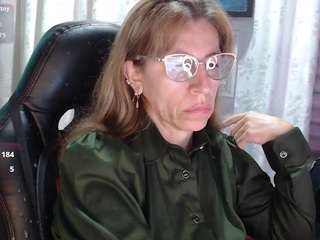 chayla-ruiz's CamSoda show and profile