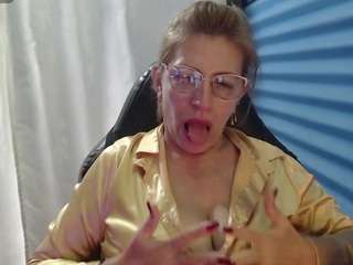 chayla-ruiz's CamSoda show and profile