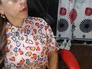 Chayla-Ruiz live cam preview