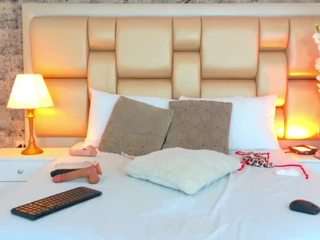 ednacopper's CamSoda show and profile