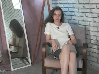HenriettaBouler's Live Sex Cam Show