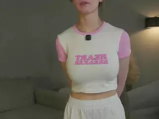 HenriettaBouler's Live Sex Cam Show