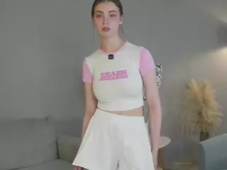 HenriettaBouler's Live Sex Cam Show