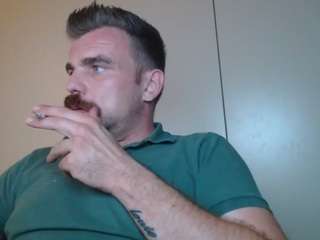Ikke1990's cam show statistics and live stream