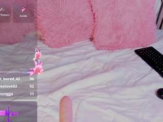 lily-blues webcam model