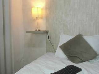 lily-blues's CamSoda show and profile