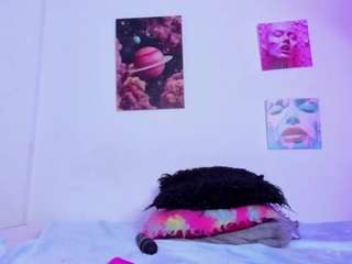mia-purplee
