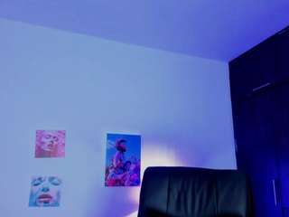 mia-purplee